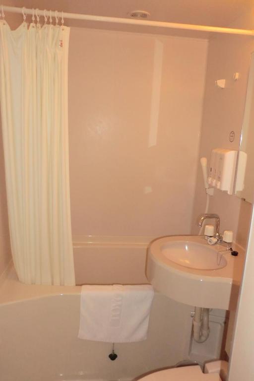 Toyoko Inn Nagoya-Eki Shinkansen-Guchi Quarto foto